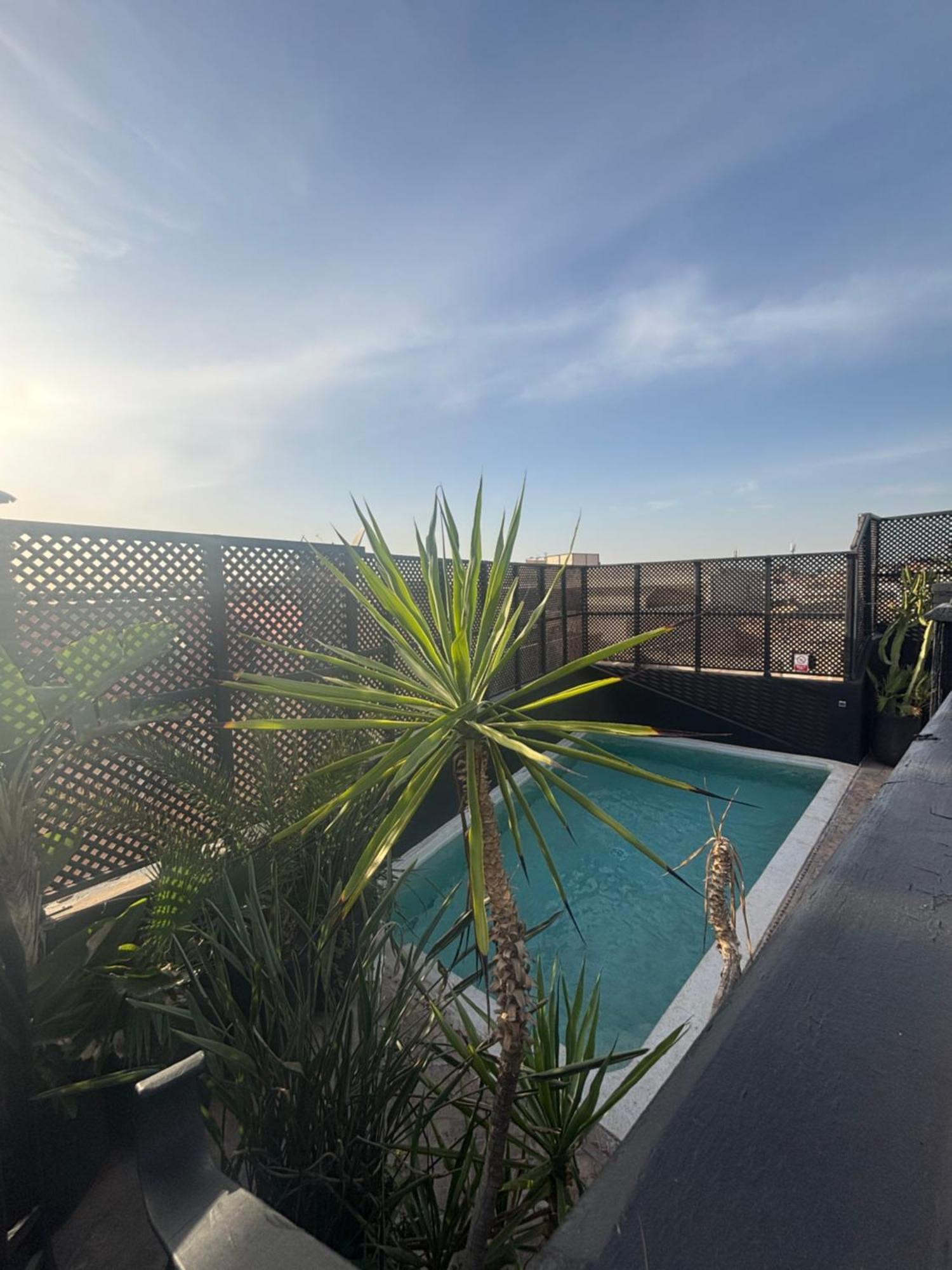 Riad Basidi Piscine Chauffee Sur Le Toit De La Medina Marrakesh Extérieur photo