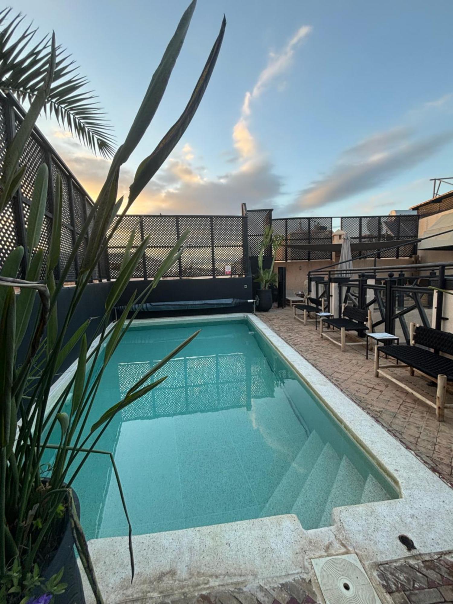 Riad Basidi Piscine Chauffee Sur Le Toit De La Medina Marrakesh Extérieur photo