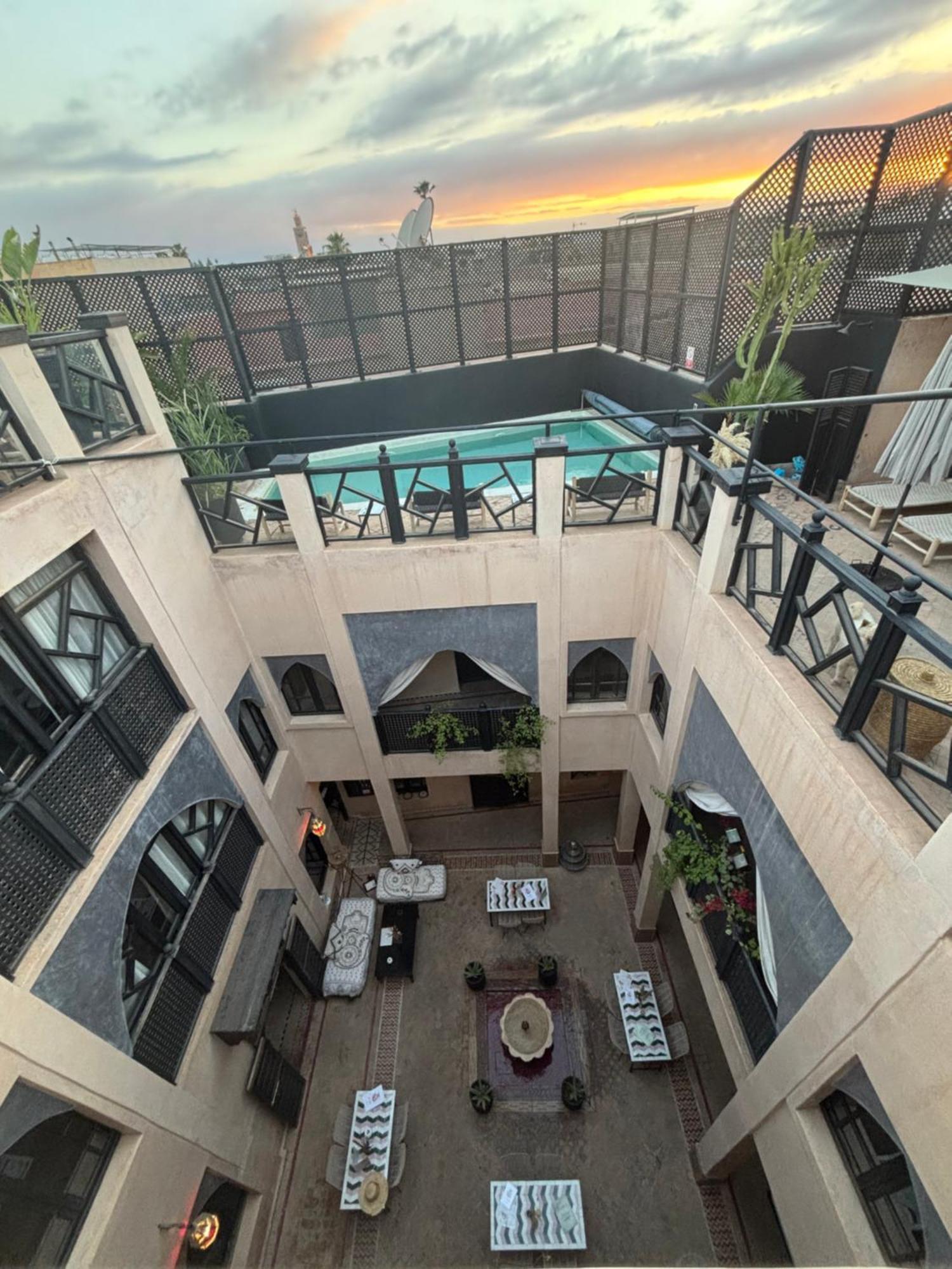 Riad Basidi Piscine Chauffee Sur Le Toit De La Medina Marrakesh Extérieur photo